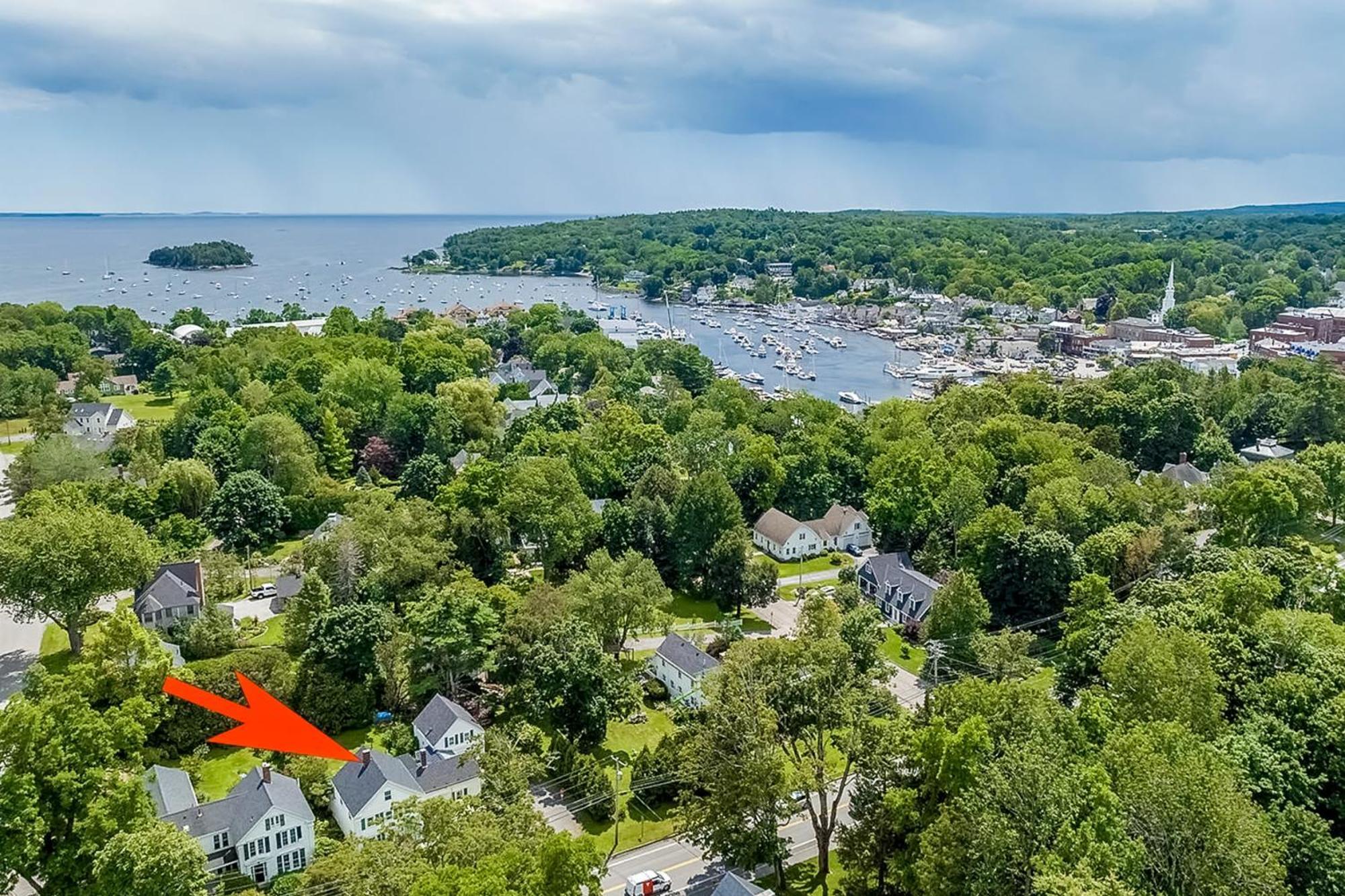 Seabreeze Manor * Camden