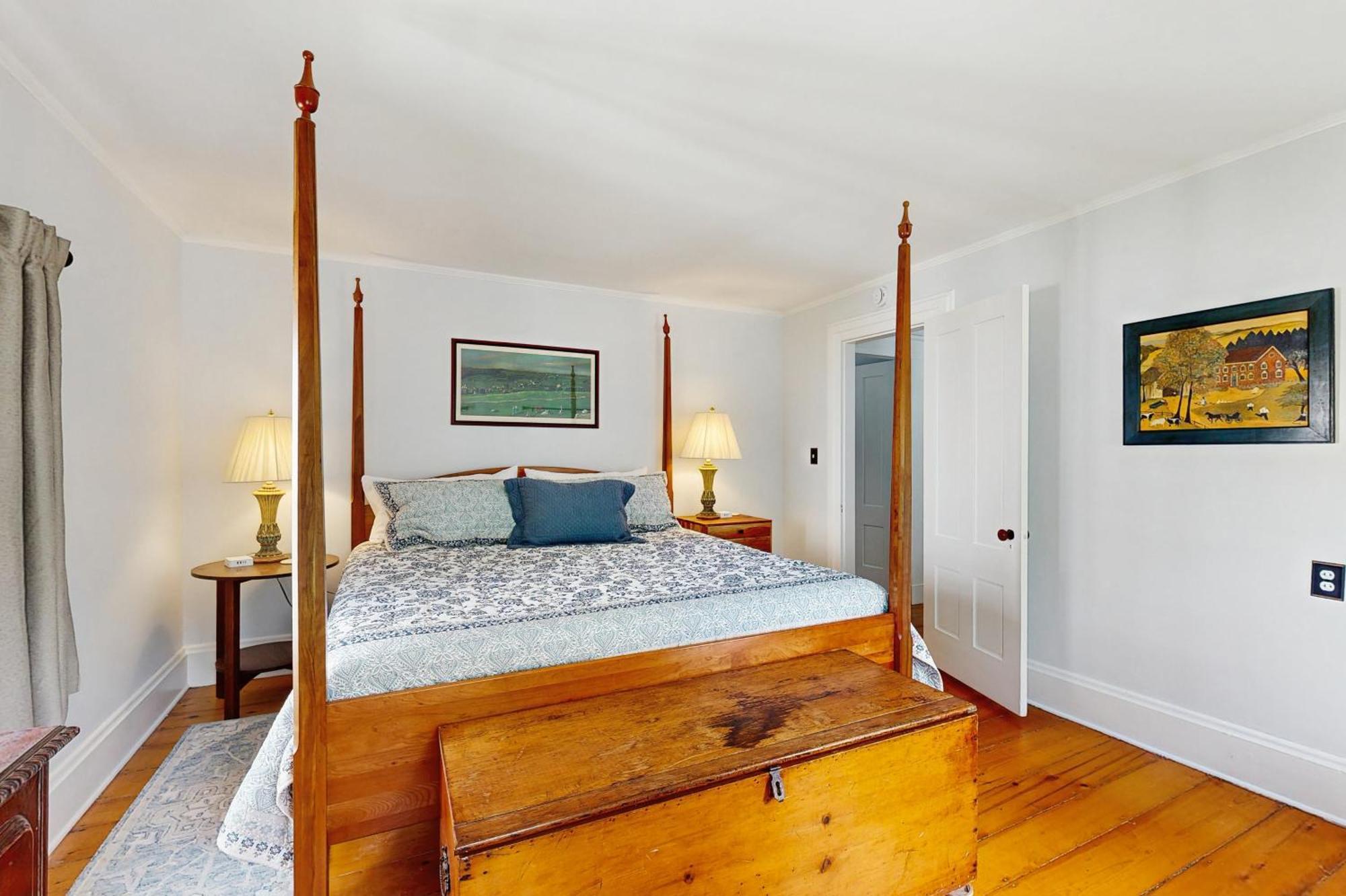 Seabreeze Manor *