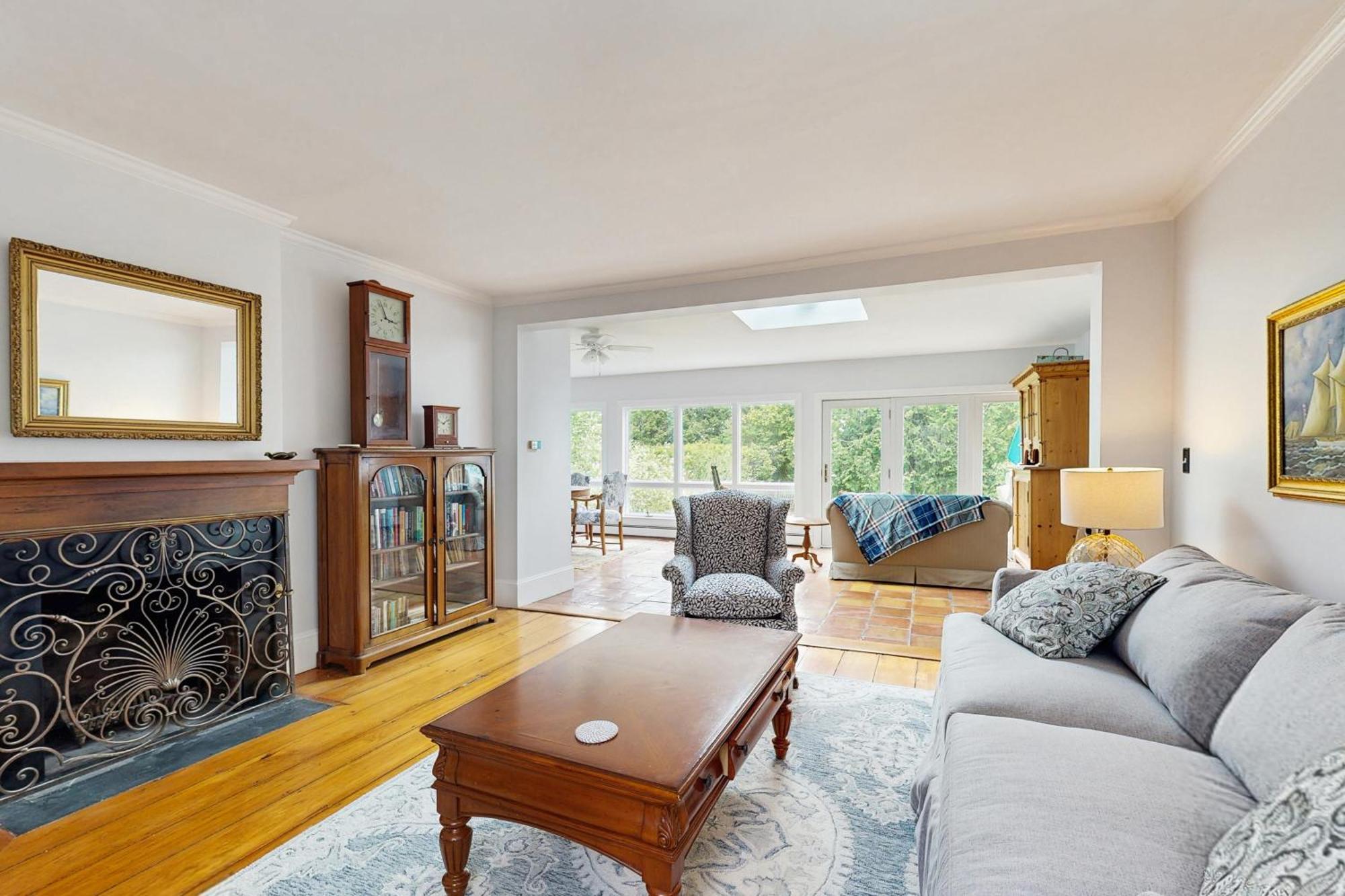 Seabreeze Manor *