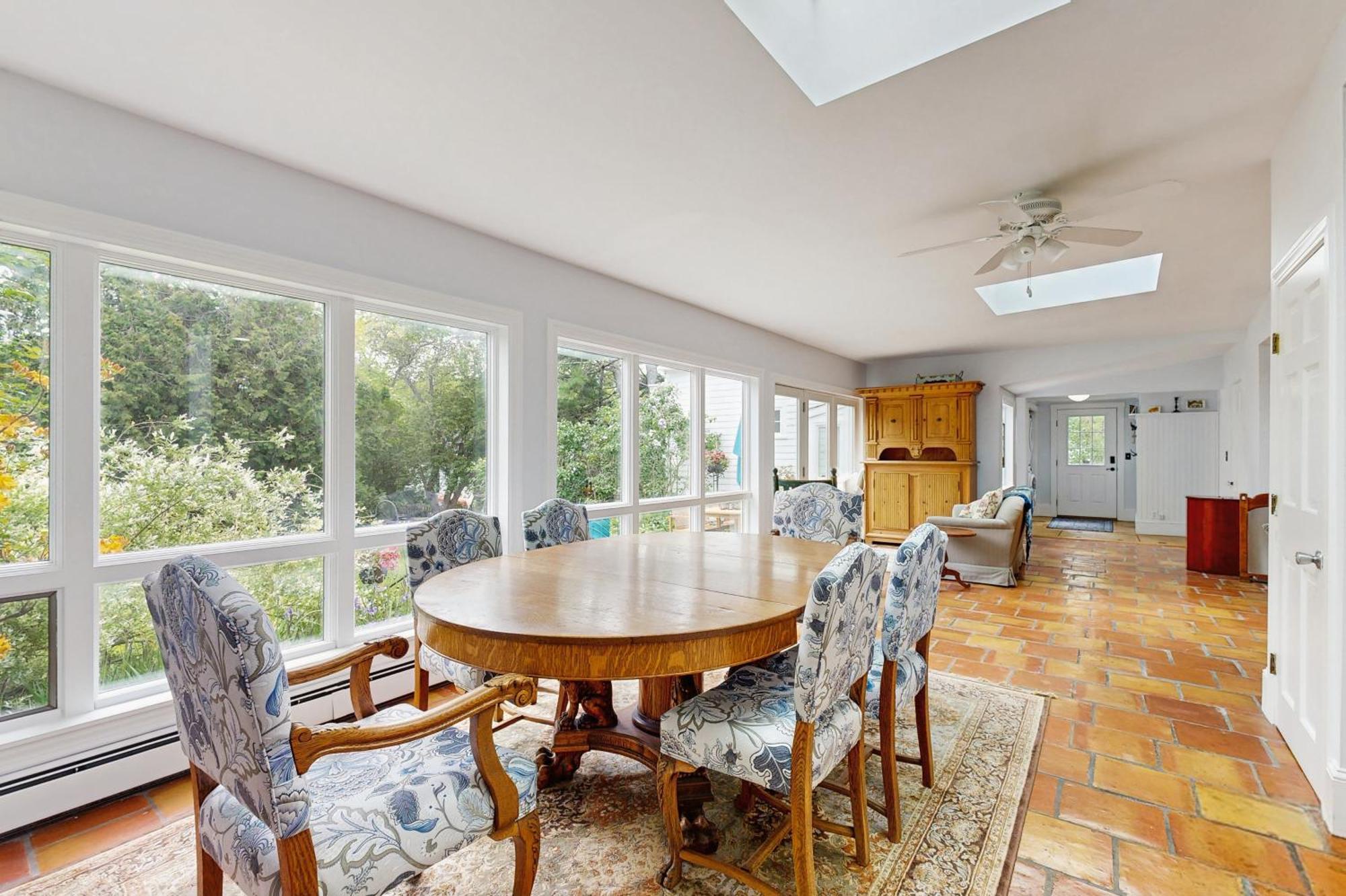 Seabreeze Manor * Camden