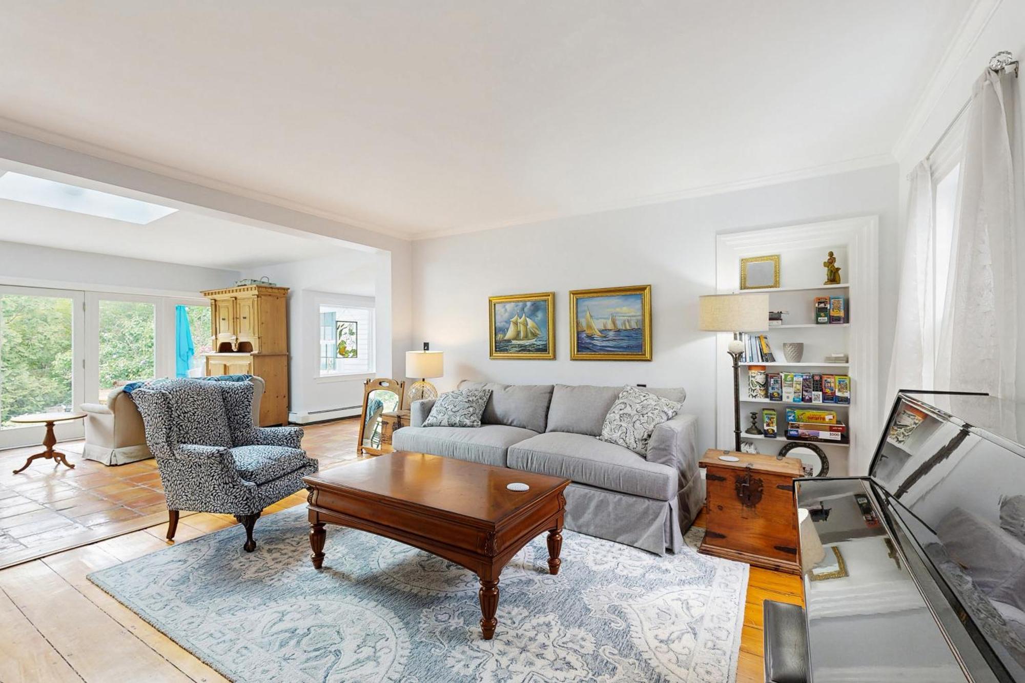 Seabreeze Manor *
