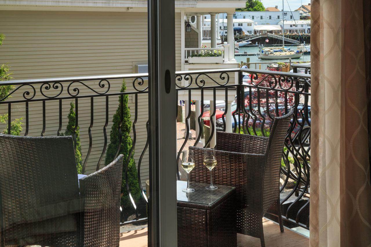 16 Bay View Hotel 4*