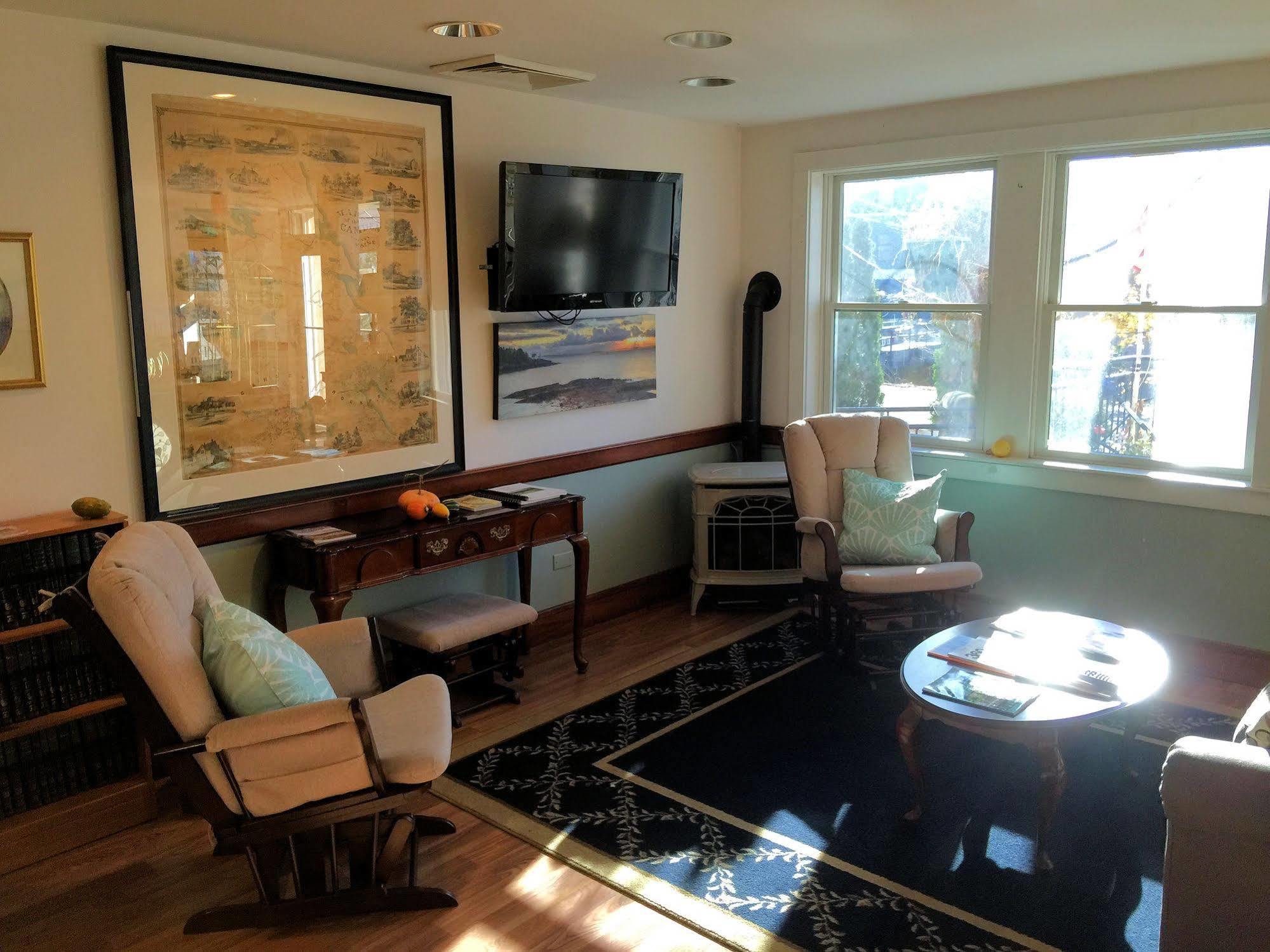 Hotel Riverhouse And 3*