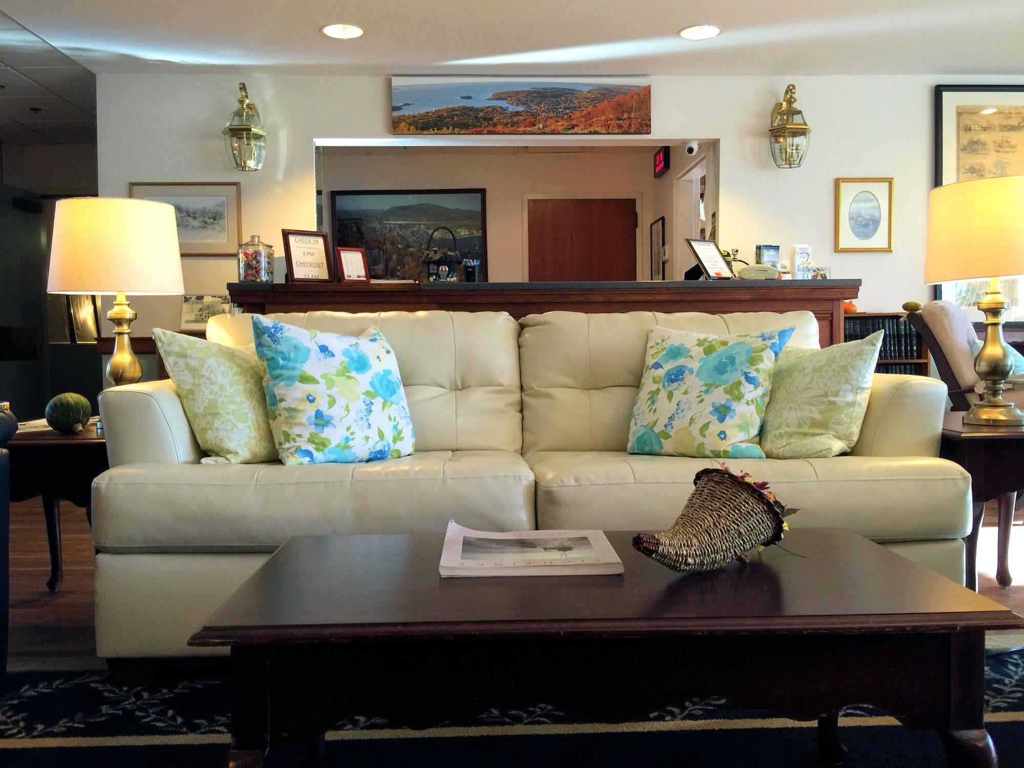 Hotel Riverhouse And 3*